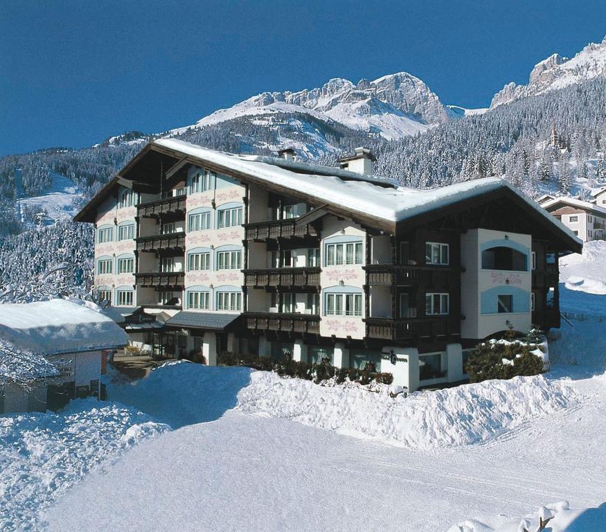 Alpen Hotel Corona Vigo di Fassa Exteriör bild