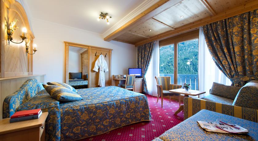 Alpen Hotel Corona Vigo di Fassa Exteriör bild