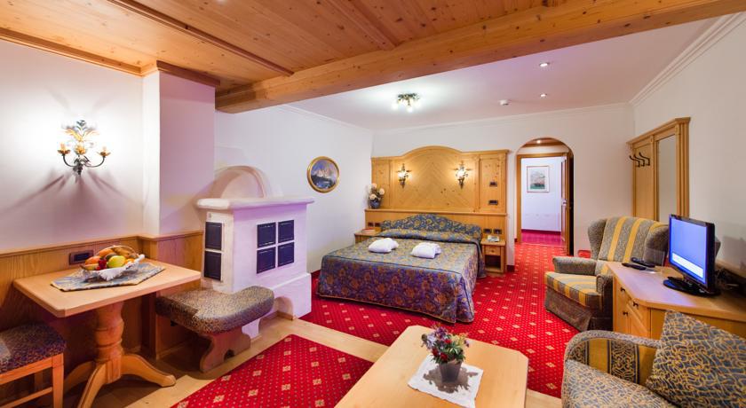 Alpen Hotel Corona Vigo di Fassa Rum bild