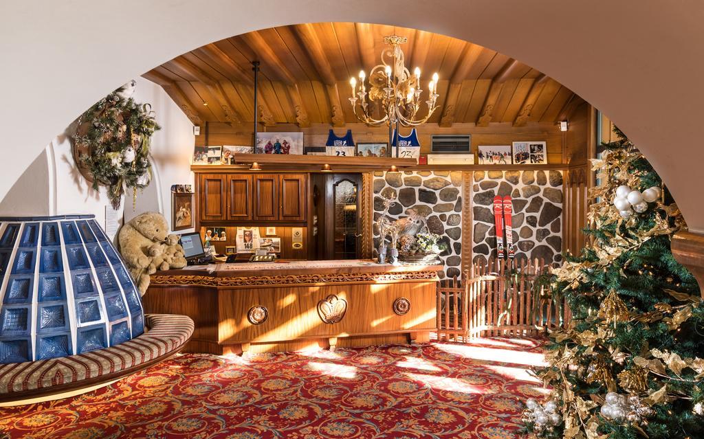 Alpen Hotel Corona Vigo di Fassa Exteriör bild